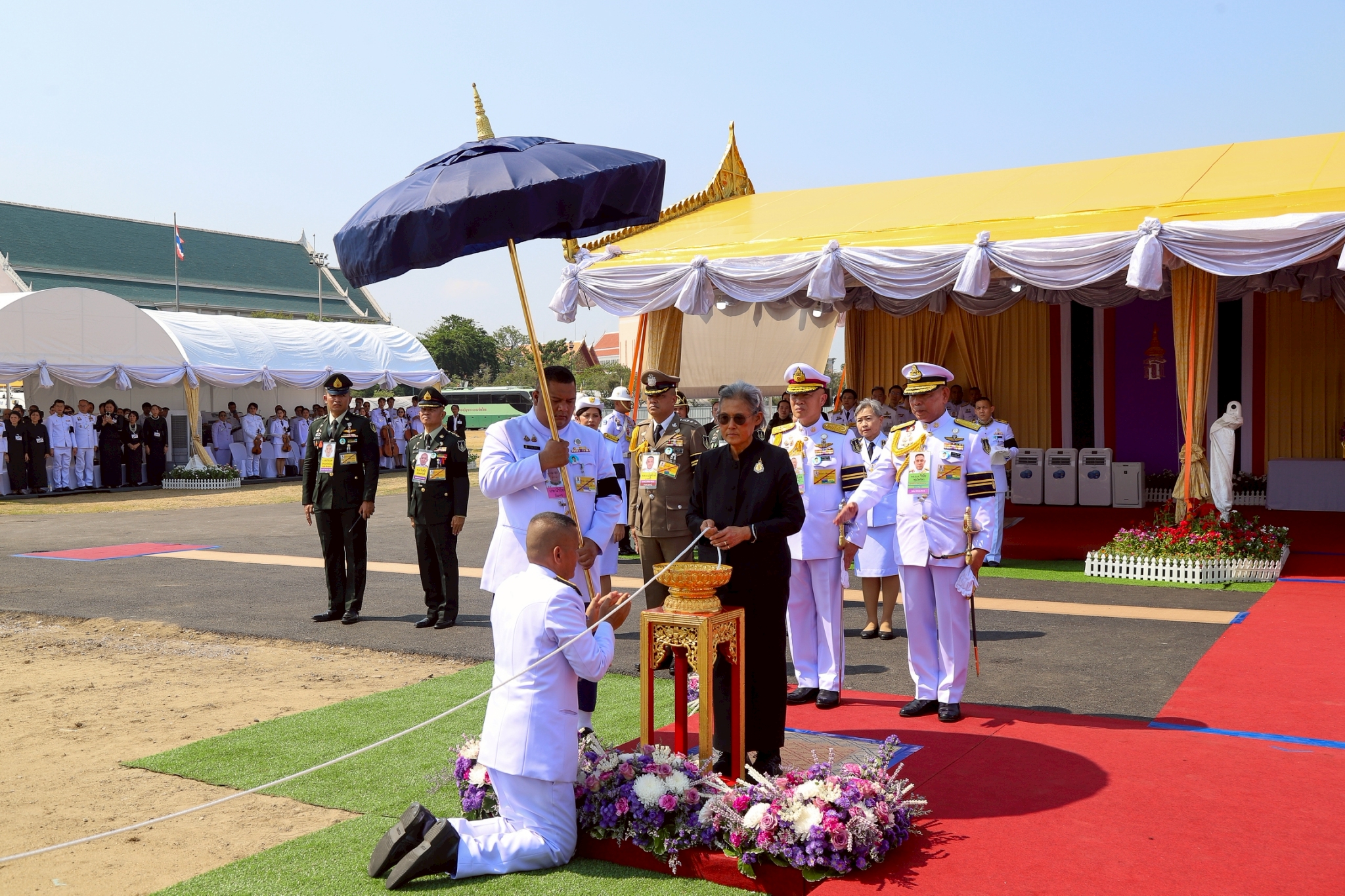 สมเด็จพระกนิษฐาธิราชเจ้า กรมสมเด็จพระเทพรัตนราชสุดาฯ สยามบรมราชกุมารี เสด็จพระราชดำเนินไปทรงประกอบพิธียกเสาพระเมรุมาศ ในการพระราชพิธีถวายพระเพลิงพระบรมศพ สมเด็จพระนางเจ้าสิริกิติ์ พระบรมราชินีนาถ พระบรมราชชนนีพันปีหลวง