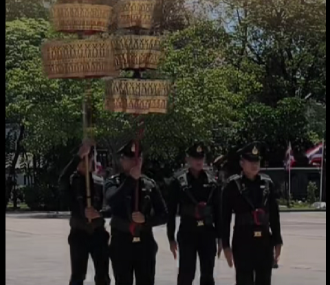 "ผู้คุมฉัตรเครื่องสูง" เกียรติยศสูงสุดในชีวิต ริ้วขบวนพระบรมราชอิสริยยศ